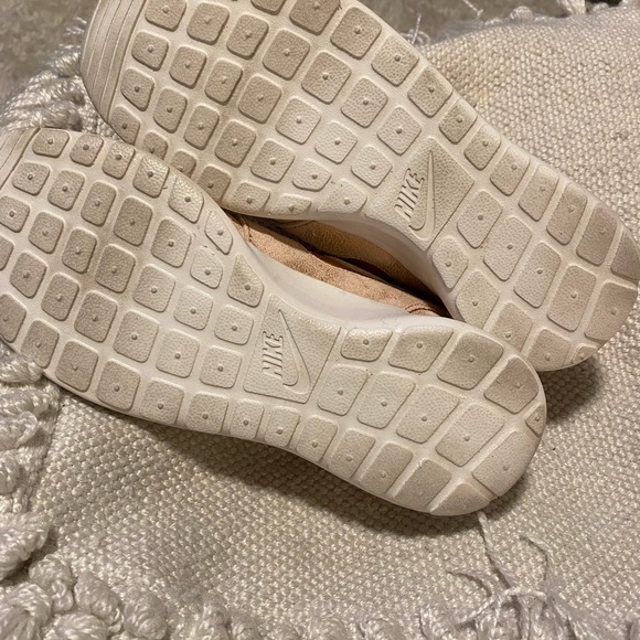 Nike Roshe One Premium Metallic Red Bronze 833928-900  womens 8 - Picture 5 of 6